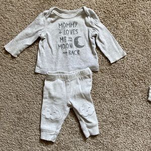2 piece NB Carters Outfit